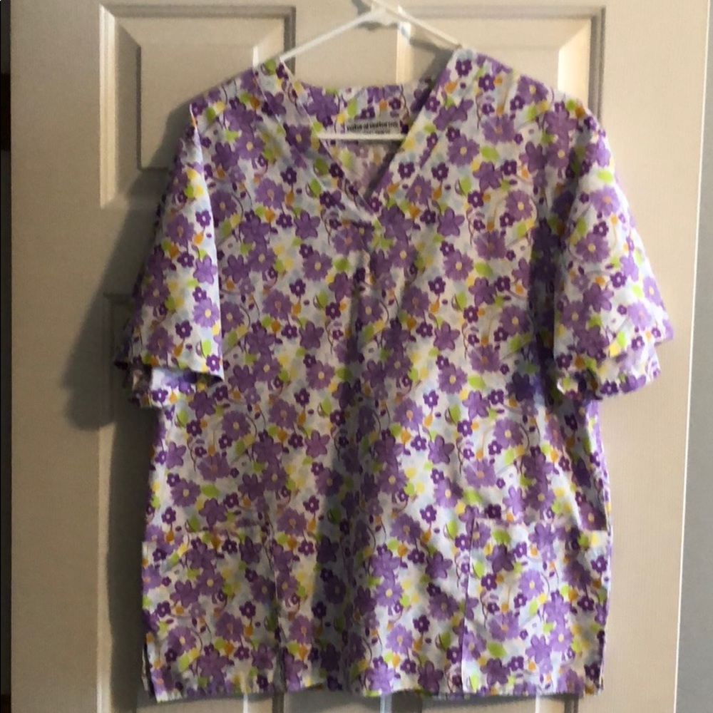 Scrub top